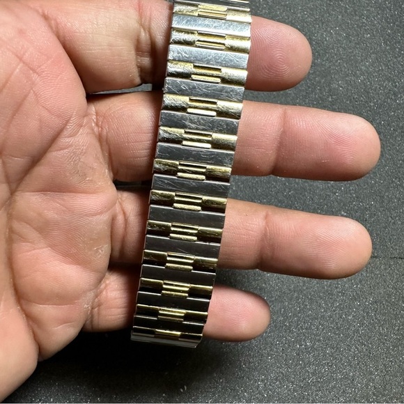 Armitron Diamond Quartz Tank Style Mens Watch Gold Tone White Dial 20/2682 Works - Picture 10 of 10